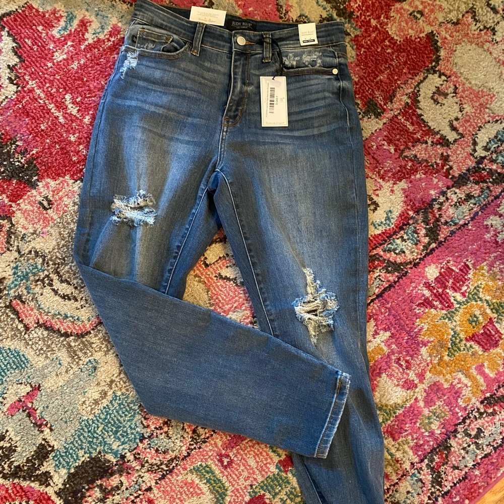 Judy Blue, High waisted, slim fit, distressed jean